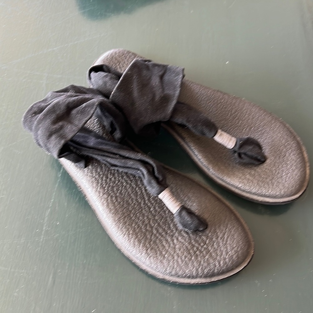Women’s sanuk sandals. Size 7.